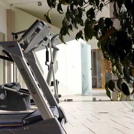 莫里奴别墅酒店 招待所 4*